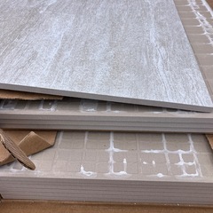 タイル30㎝×60㎝　1箱6枚入り
　　　の画像