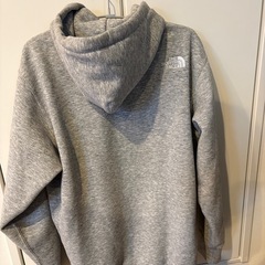 ノースフェイス　メンズS パーカーの画像