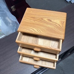 O 2511-081 レトロ小物入れ　収納3段　木製　キズ汚れ有りの画像