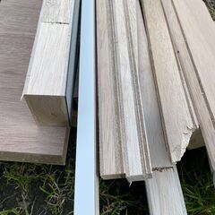 薪　キャンプ・ストーブなどに　木工屋から出る薪　カット加工済み　引き取りのみ　シーズン到来バーベキューのお供に7.11.5の画像