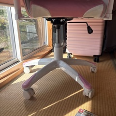 ゲーミングチェアの画像