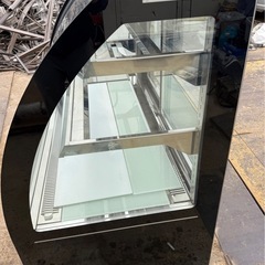  対面冷蔵ショーケース(ラウンド型)の画像