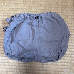 フリル付きダークグレー パンツ かぼちゃパンツ 100cmの画像
