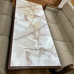 ソファー、テーブル応接セットの画像