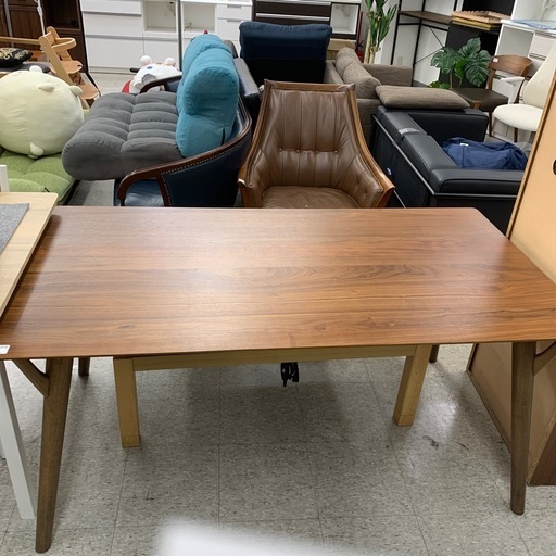 【ダイニングテーブル・ブラウン】