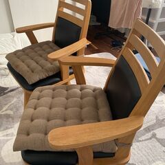 【無料】しっかりとした椅子２つ差し上げますの画像