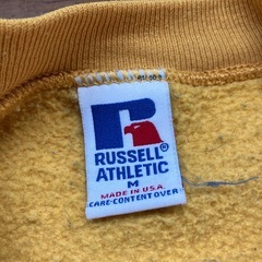 M2511-058 RUSSELL ATHLETIC アメリカ製 スウェット トレーナー Mサイズ イエロー 裏起毛 毛玉汚れ有りの画像