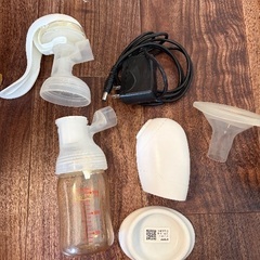 ピジョン搾乳機、母乳パッド、新生児哺乳瓶などの画像