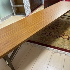 折りたたみ式テーブルですの画像