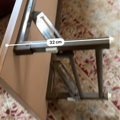 折りたたみ式テーブルですの画像