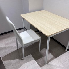 相談中◇引き取り限定！中古美品テーブルと椅子4脚の画像