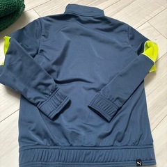 140cm PUMAジャージ上の画像