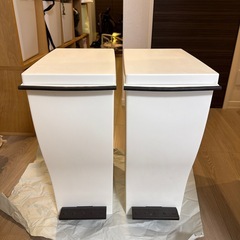 ゴミ箱 足踏み式2個の画像