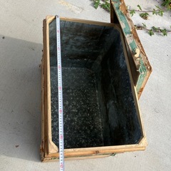 レトロなお茶箱の画像