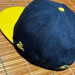 ライオン刺繍 デニム風キャップ ネイビー/NESTA BLANDの画像