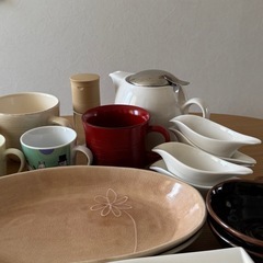 食器　カップ　皿　の画像