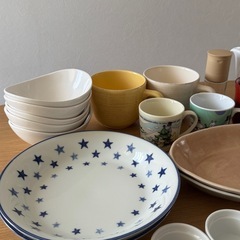 食器　カップ　皿　の画像