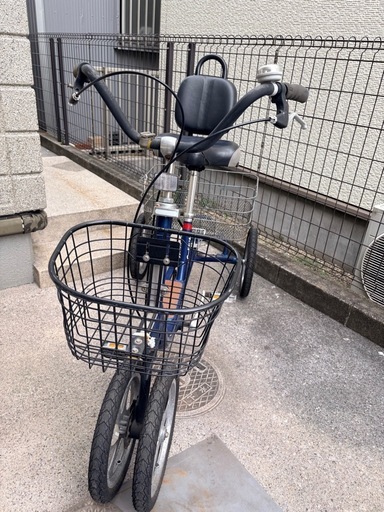 高齢者向け　四輪車　