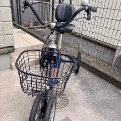 高齢者向け　四輪車　の画像