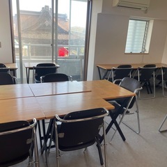 IKEAの折りたたみ机の画像