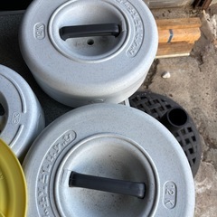 漬物樽20リットルとおもり12キロと5キロ　落とし蓋のセット　2セットの画像