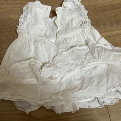 GAP 白いワンピースの画像