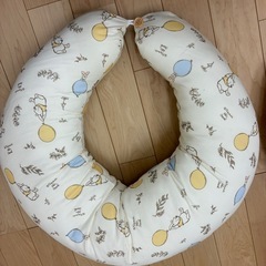 ほぼ新品授乳クッション