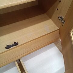 リユースのサカイ栃木店★ジモティ割あり★  食器棚 ベージュ W82×D44×H182 クリーニング済み TC11437の画像