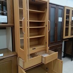 リユースのサカイ栃木店★ジモティ割あり★  食器棚 ベージュ W82×D44×H182 クリーニング済み TC11437の画像