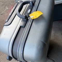 大型スーツケース　旅行カバンの画像