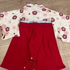 袴ロンパース　靴下付き
の画像