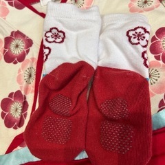 袴ロンパース　靴下付き
の画像