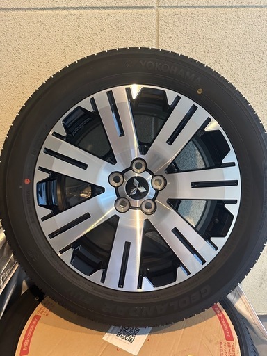 三菱　デリカd5 タイヤホイールセット美品