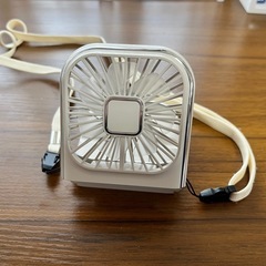 小型扇風機　ハンディファン　首掛け　スマホスタンドの画像