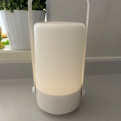 持ち運びも出来る電池式の照明です。の画像