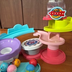 ディズニー　ベビーおもちゃ　ボール落としの画像