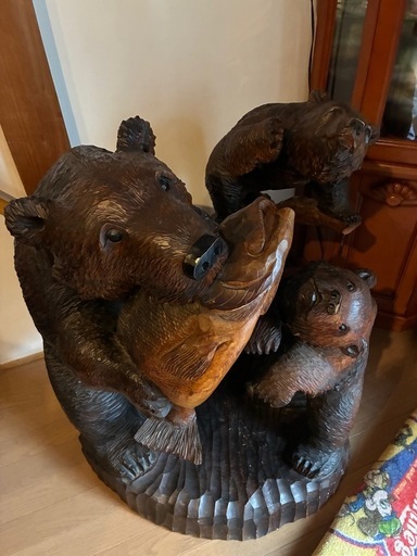 国内でも希少かも！？超デカい熊の一刀彫