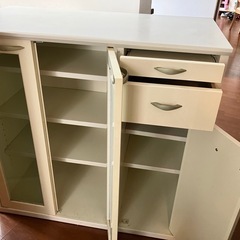 食器棚　レンジ台　※はがれ、汚れあり
の画像