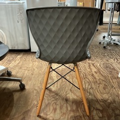 早い者勝ち🚗💨おしゃれ🌷イームズチェア🪑椅子イス不二貿易木脚ダイニングチェア汚れあり💦幅440mm奥行き510mm高さ760mmグレーの画像
