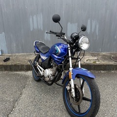 ヤマハ　YBR125 カスタム 実働 かなり良い音しますよ！ キャブ、タイヤ等々新品交換 マフラー溶接加工 最短で即日の配送も可能ですのでご相談ください！ 通勤、通学、練習に4ストマニュアル車いかがですか？ かっこいいネイキッドスタイル 転売OK！ 今日購入するので配送サービスしてください！みたいなやりとりがしたいの画像