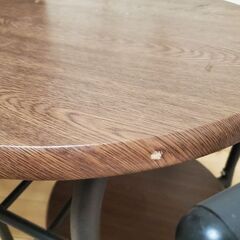 ダイニングテーブルの画像