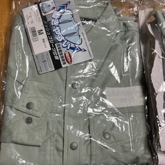 【受渡し予定者あり】新品の作業服8枚まとめての画像