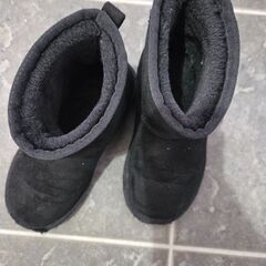 2点ムートン黒　レインブーツ　サイズ20の画像
