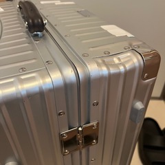 総アルミボディスーツケース64Lの画像
