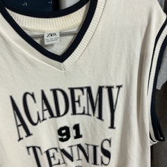 ベスト👕ニット🧶ノースリーブLサイズZARAザラメンズ👨EUR•L/USA•L/MEX•42シミあり💦白•黒の画像