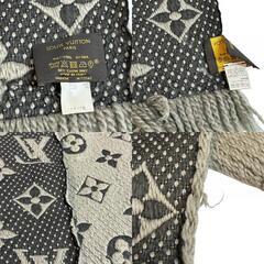 ルイヴィトン LOUIS VUITTON マフラー ロゴマニア エシャルプ M72242 グレーの画像