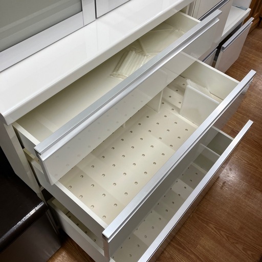 Pamouna食器棚2枚扉ホワイト【取りに来れる方限定】