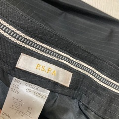 【レディース】スーツ　春夏用　黒　ストライプ　61cmの画像