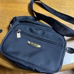 バックとウエストポーチ2点の画像