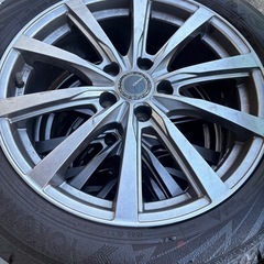 215/55-18スタッドレスタイヤ！アルミ付きの画像